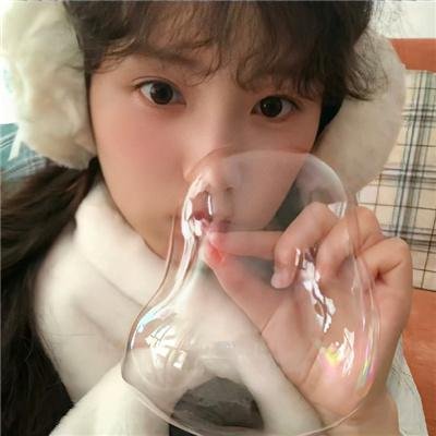 白色，红色与...